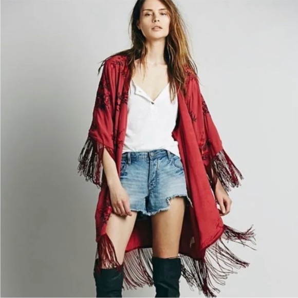 Free People Keepsakes Red Floral Embroidered Fringe Kimono/Robe Jacket Size XS/S - Picture 4 of 15